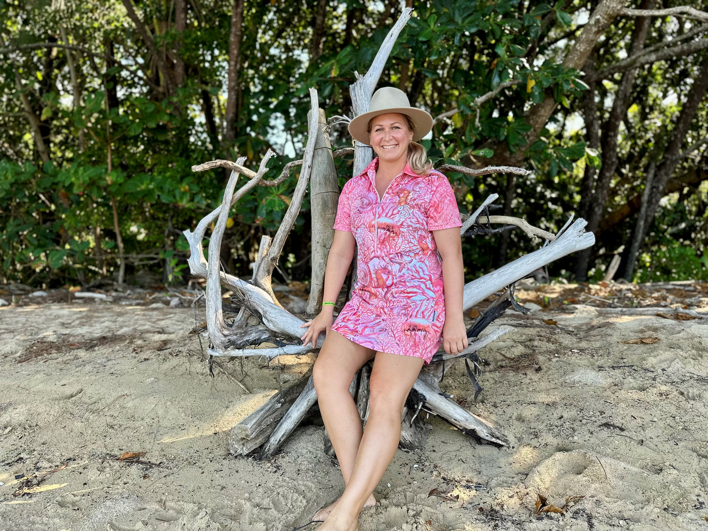 Coral Chic Fishing Dress – Short Sleeve
